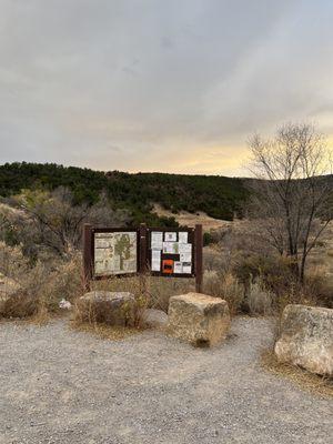 Map and view of the head of the trail