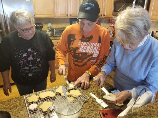 Makiing cookies Christmas 2019