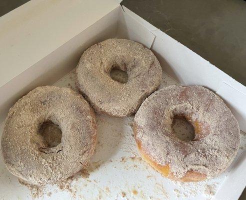 Cinnamon caramel donuts