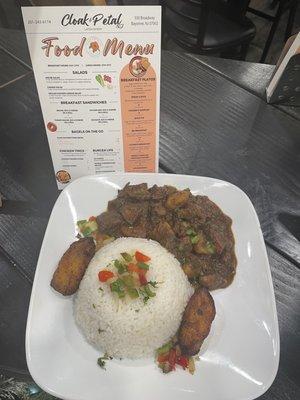 Beef stew, white rice & maduros.