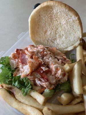 Twin seafood has a he absolute best lobstah sandwiches.