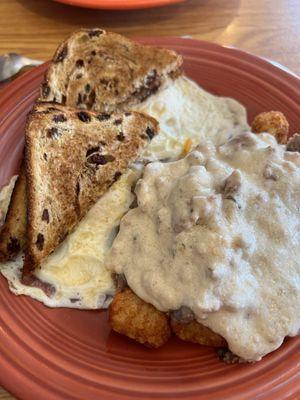 Tot Stack with Regular Gravy and Raisin Bread