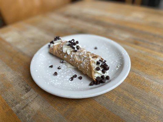 Traditional Cannoli