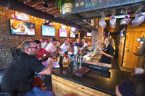 The Brick House is a slice of Bourbon Street at the Lake, with a New Orleans inspired kitchen and bar featuring mouth watering Cajun cuisi