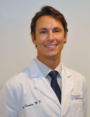 Ivan P. Harnden, MD  Bilingual: Spanish