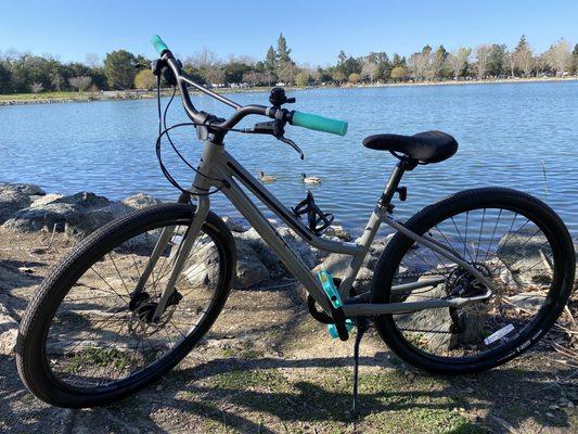 Cannondale at Hellyer Lake