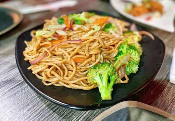 Veggie Chow Mein (complimentary, soft opening)