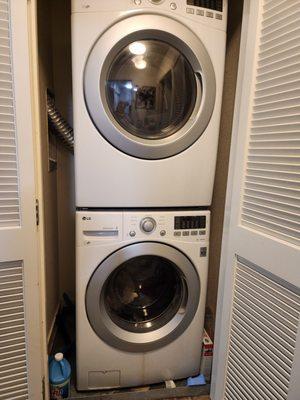 Stacking washer and dryer