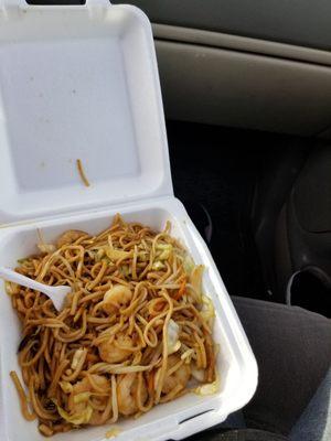 Shrimp chow mein