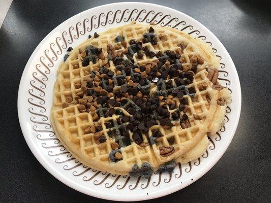 The Cherf's special pancakes (not exactly listed on the menu) amazing looking! Pecans, blueberries, chocolate & peanut butter chips!