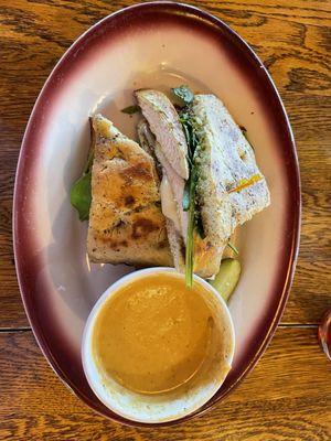 Turkey pesto sandwich and bean soup