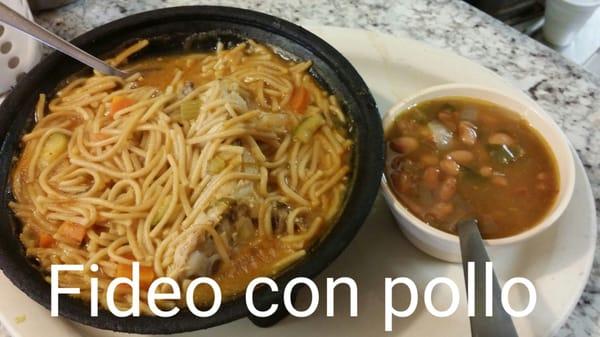 FIDEO CON POLLO