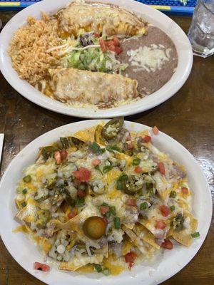 Supreme nachos and chile relleno! Very tasty!