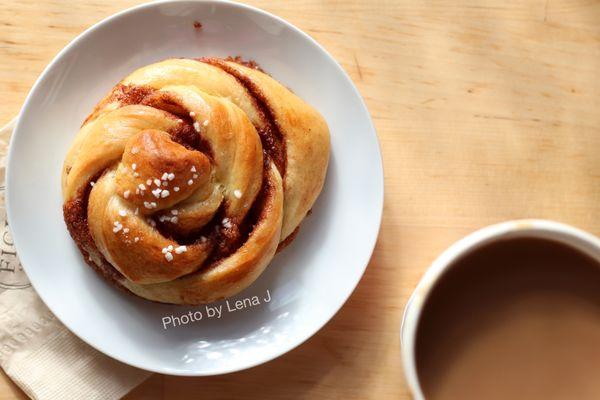 Good Morning Ficus Combo (FBV Latte with Cinnamon Bun) ($5.99)