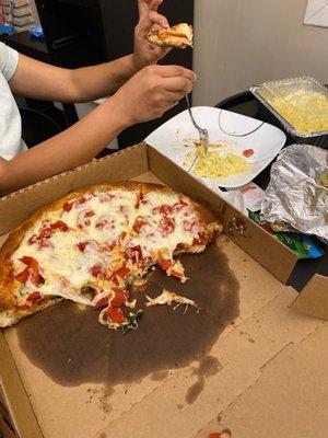 Bianco Spinaci Pizza and Fettucini Alfredo