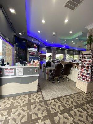 Infont off salon