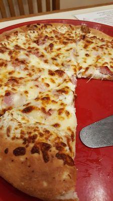 Medium white pizza with ham. 8 slices.