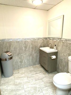 SDS Tiled Bathroom