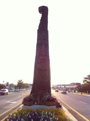 As my gps would say, 'you have reached your destination.   The totem pole as you enter the downtown boardwalk area of Bethany!