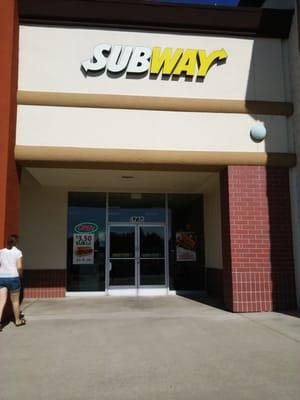 Front of the subway in Crestview Village