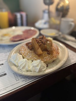 Apple Strudel Pancakes