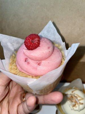 Raspberry lemonade cupcake