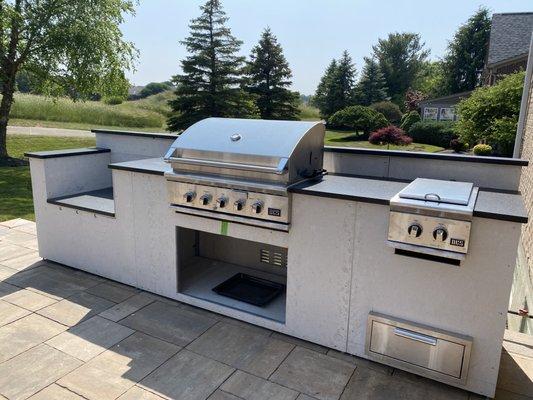 Outdoor kitchen