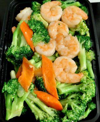 Shrimp and brocoli