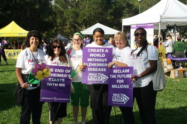 Team Familiar Surroundings! 
 We walk to End Alzheimer's.