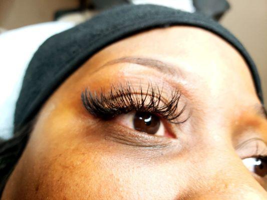 Best eyelash extensions in Inglewood, top makeup artists in Inglewood, top eyelash services in Los angeles