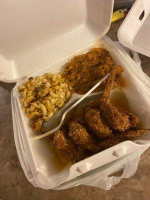 Chicken Wings macaroni and cheese and cabbage