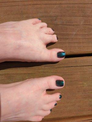 Iridescent gel pedicure.