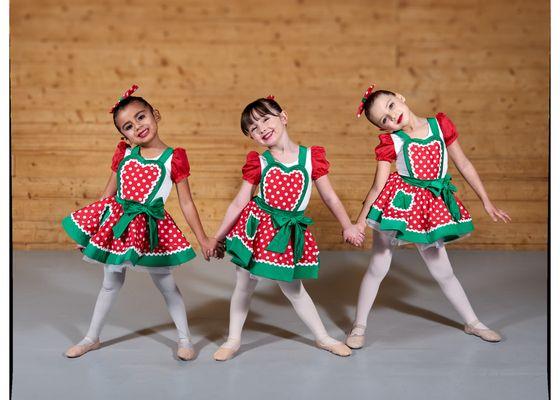 Gingerbreads photoshoot from The Nutcracker!