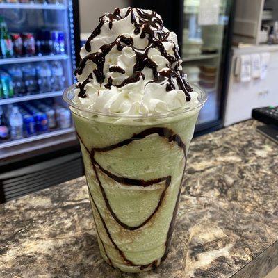 Mint Frappuccino with chocolate drizzle