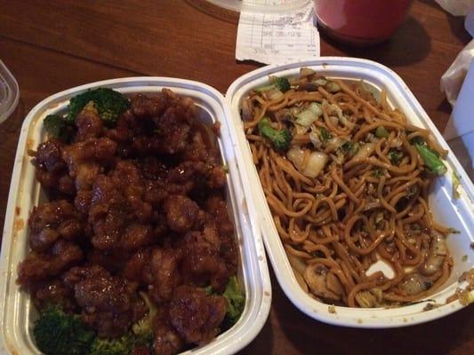 Veggie lo mein good general tsos chicken was old