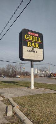 Formally 60s & 70s Bar & Grill is NOW Kellie's Crossroads Bar and Grill