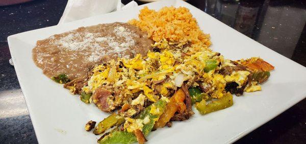 Machaca con huevo