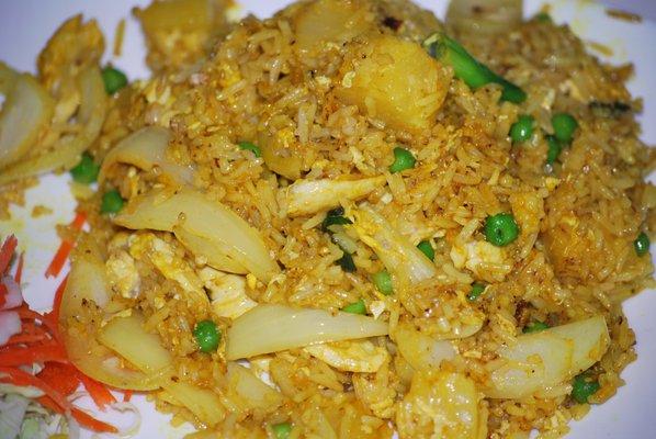 Flavorful pineapple fried rice