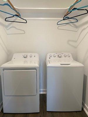 2 bedroom 1 Bath Renovated with Washer & Dryer Connections