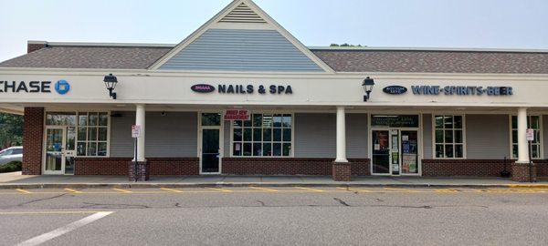 Trumbull Nails & Spa