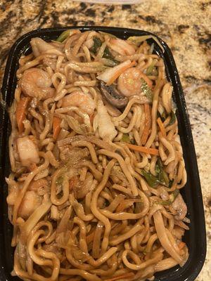 Shrimp lo mein