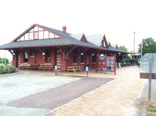 Train station, Meyersdale - very nice historical display and a small shop with nice restrooms, too!