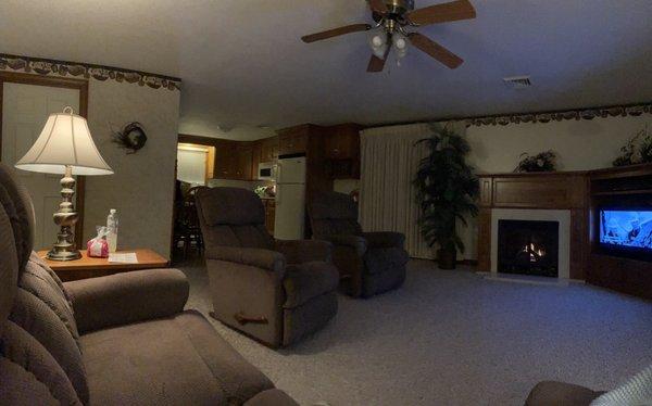 2 bdrm suite, living room