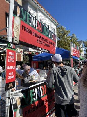 Venda Ravioli stand