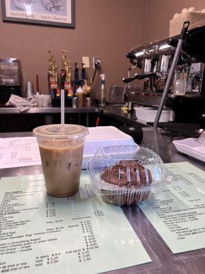 iced vanilla latte & chocolate muffin