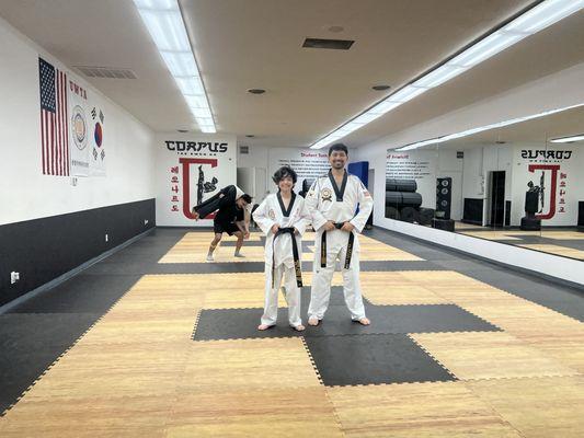 Master Sensei Leo Sifuentes and some students