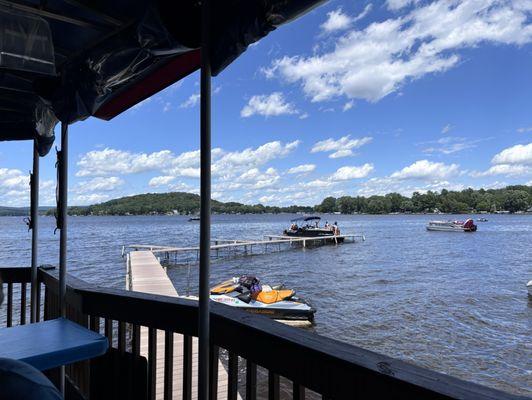 Complete shade under the awning, great view of the lake