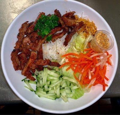 Grill pork rice vermicelli