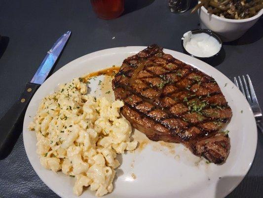 Mac n cheese, char cooked ribeye, 12 oz