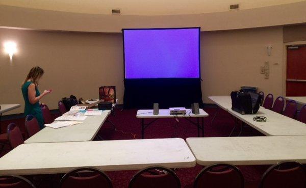 Projector,  Screens and sound system rentals. We deliver 407-532-9292